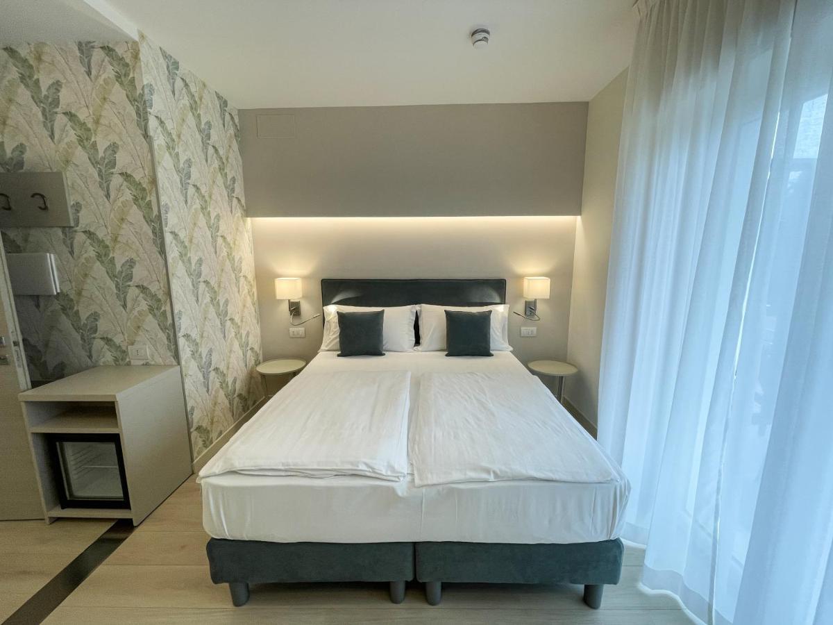 Hotel Stella Alpina มัลเชซิเน ภายนอก รูปภาพ