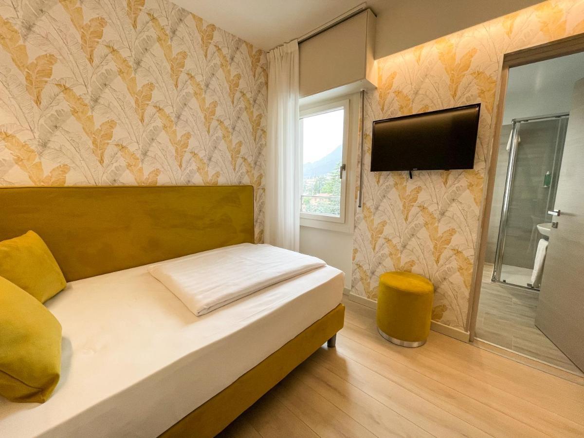 Hotel Stella Alpina มัลเชซิเน ภายนอก รูปภาพ