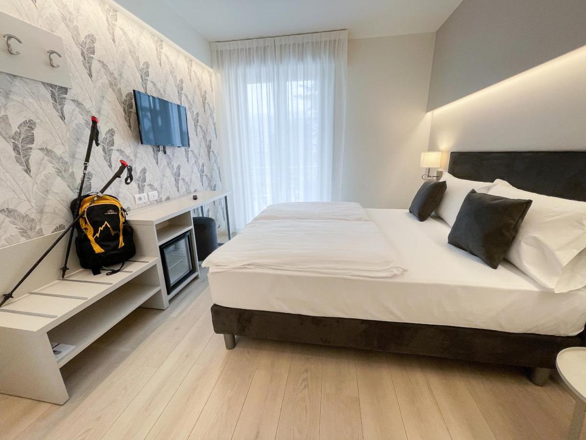 Hotel Stella Alpina มัลเชซิเน ภายนอก รูปภาพ