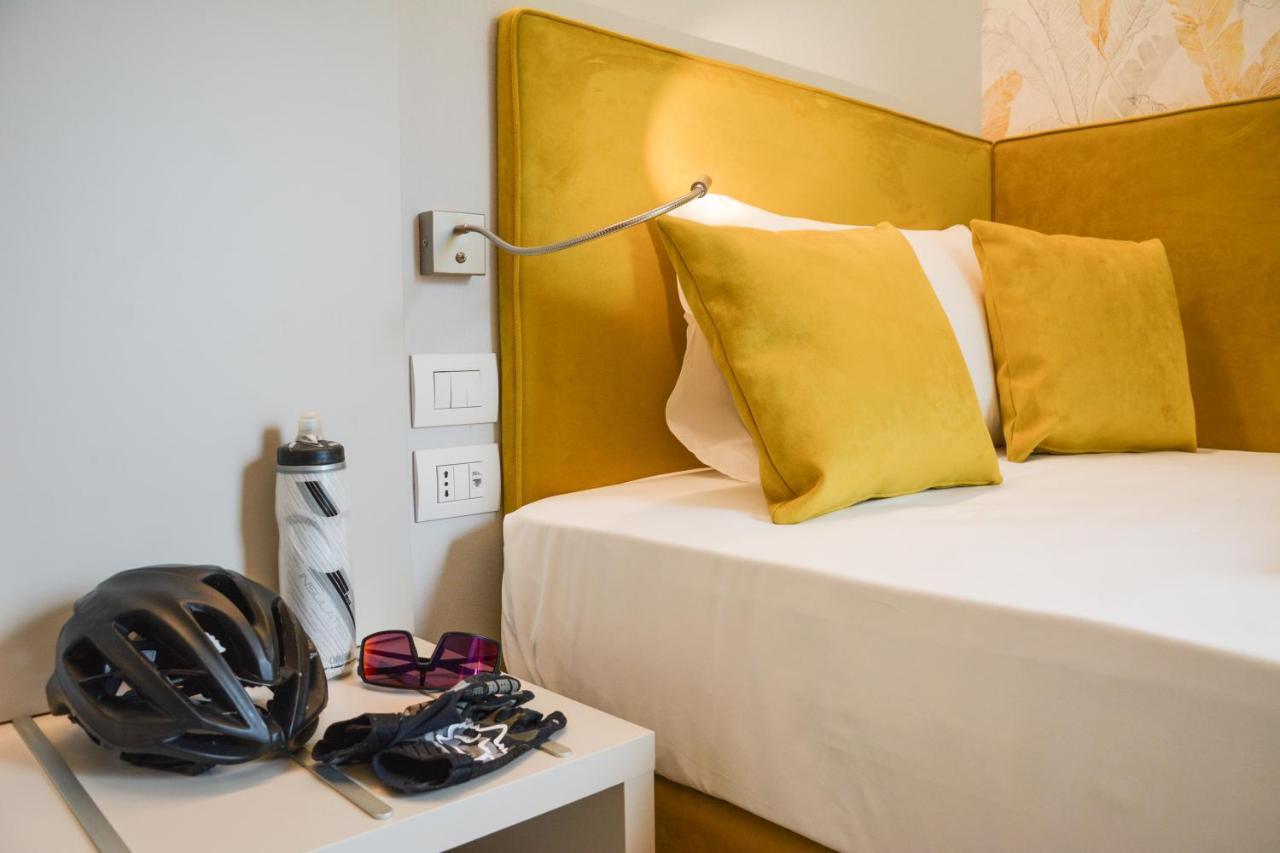 Hotel Stella Alpina มัลเชซิเน ภายนอก รูปภาพ