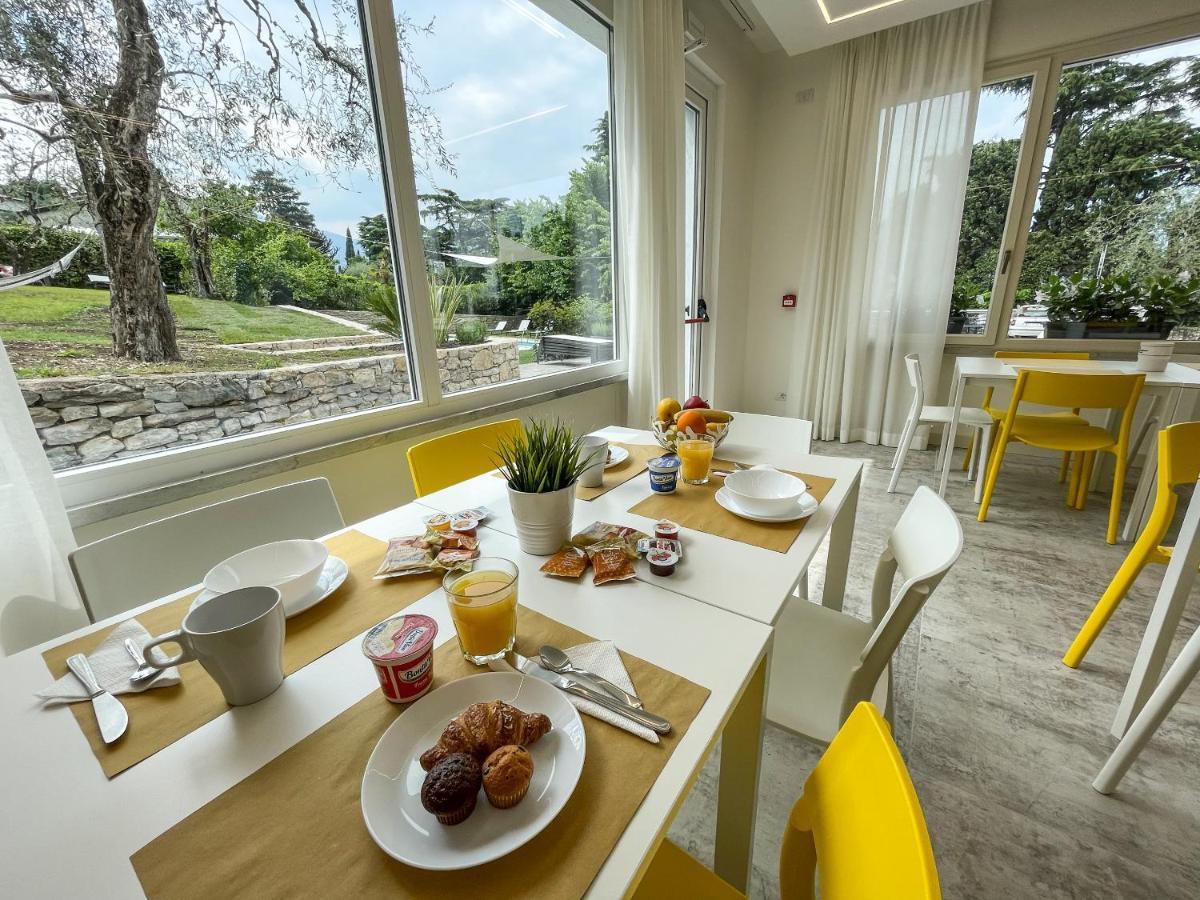 Hotel Stella Alpina มัลเชซิเน ภายนอก รูปภาพ