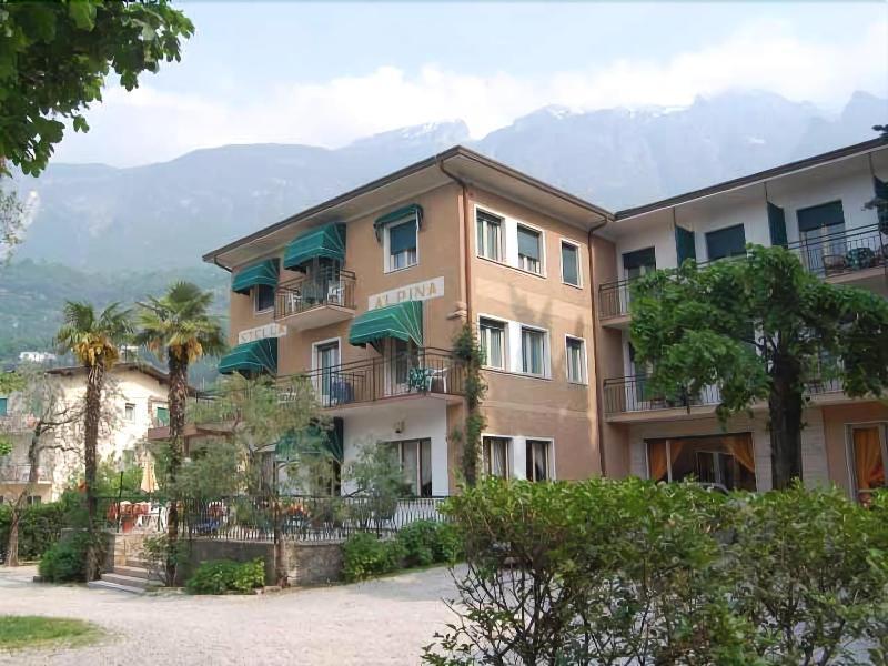 Hotel Stella Alpina มัลเชซิเน ภายนอก รูปภาพ
